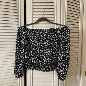 Brandy Melville off shoulder crop top